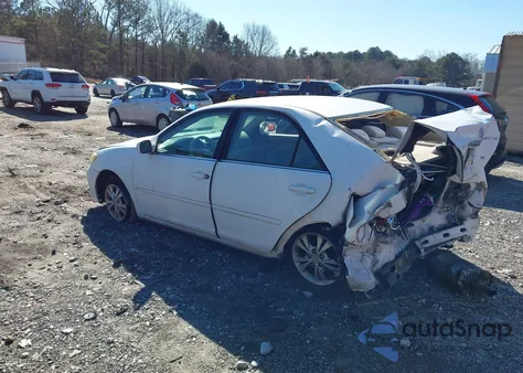 2006 Toyota Camry Le V6 z USA, uszkodzony, nr VIN 4T1BF32KX6U635392